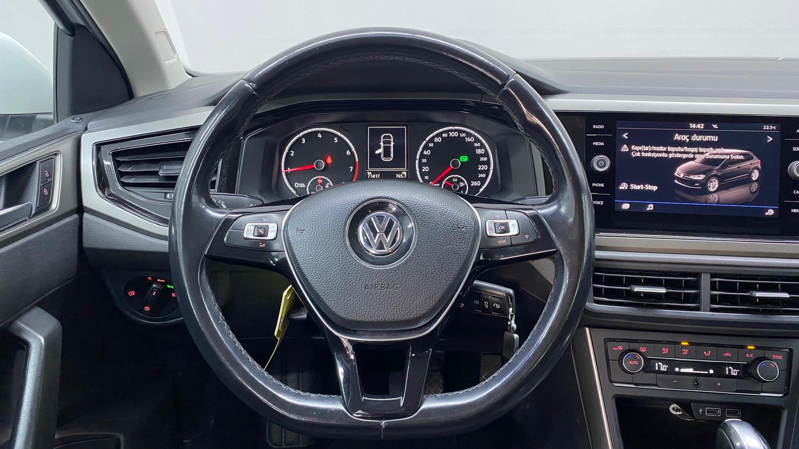 VOLKSWAGEN POLO 12